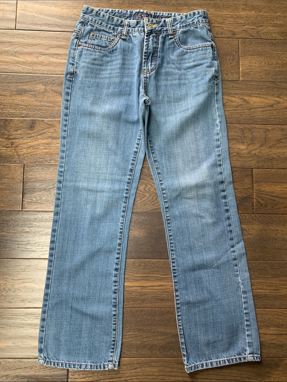Lucky Brand Classic Light Blue Straight-Leg Jeans. Pre-Owned. Size 18. 28x28.